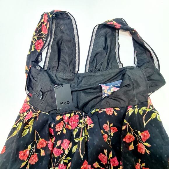 NBD Isaac Dress in Red Floral Print XS - Picture 9 of 11